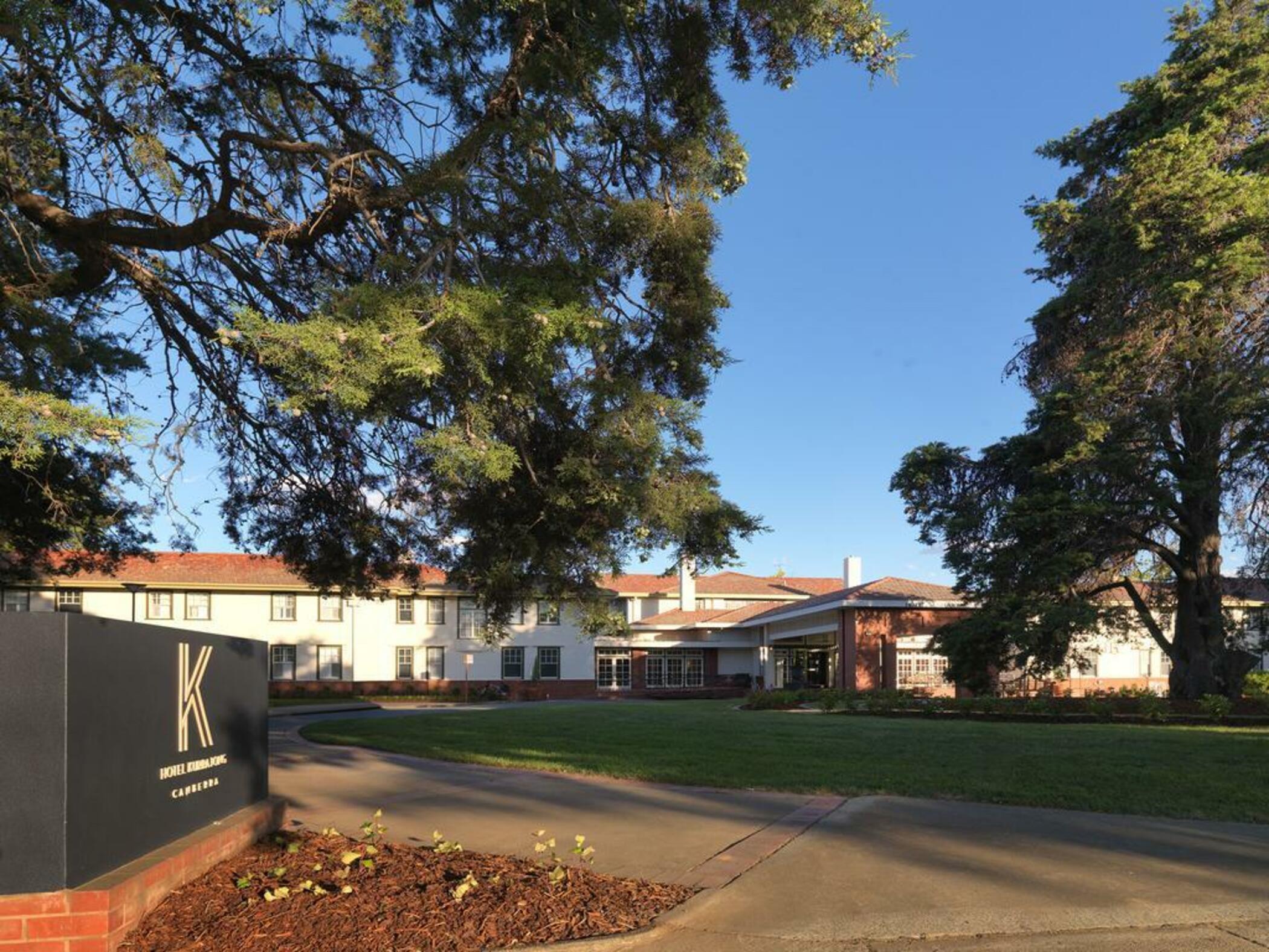 Hotel Kurrajong Kanberra Dış mekan fotoğraf